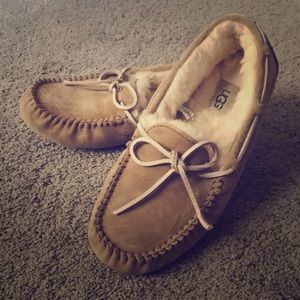 UGG Dakota Slipper